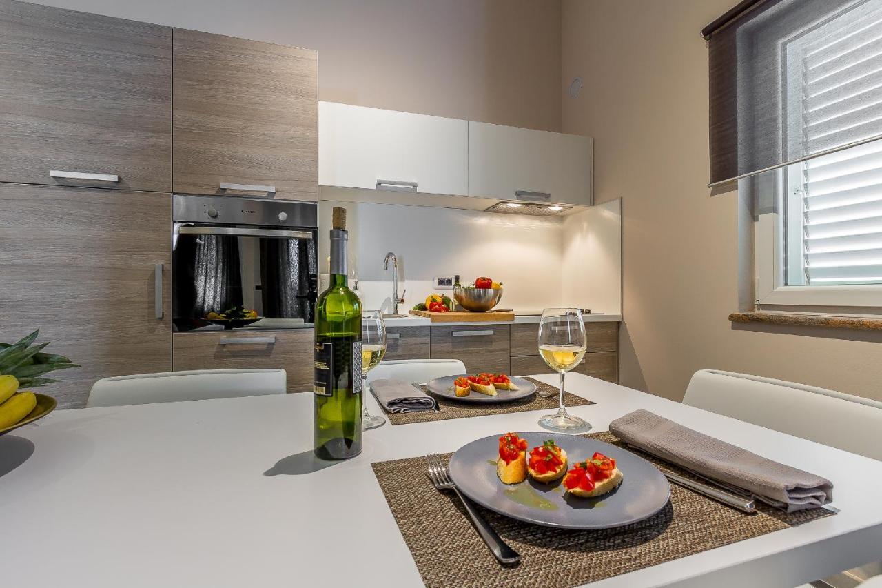 Apartment Maris ロヴィニ エクステリア 写真
